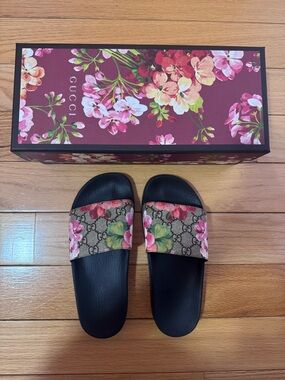 Gucci Bloom Floral GG Canvas Slide Sandals - Black with Pink & Green Floral